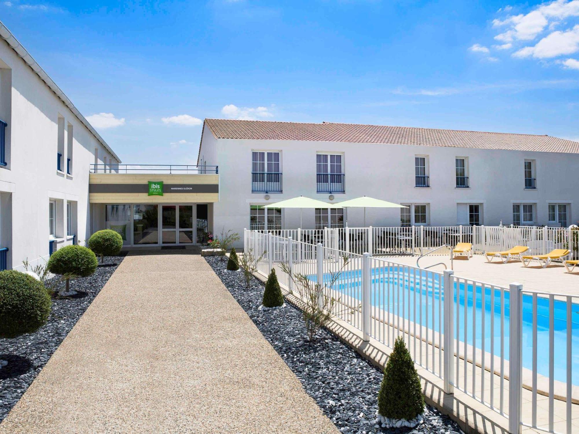 Готель Ibis Styles Marennes D'Oleron Екстер'єр фото